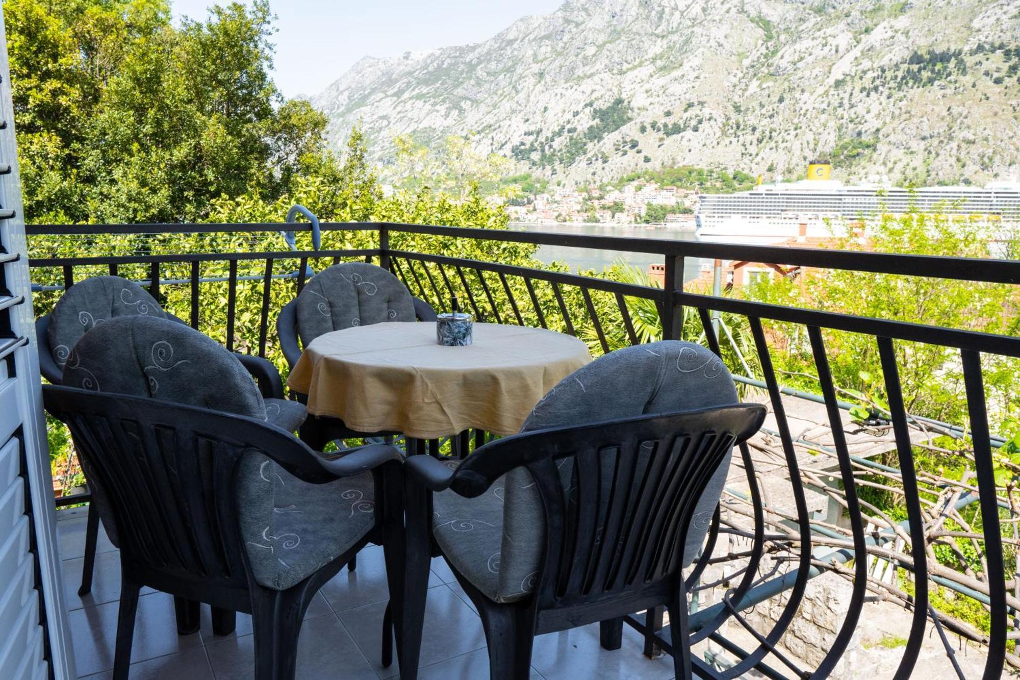 M&B Apartment Kotor Exteriér fotografie